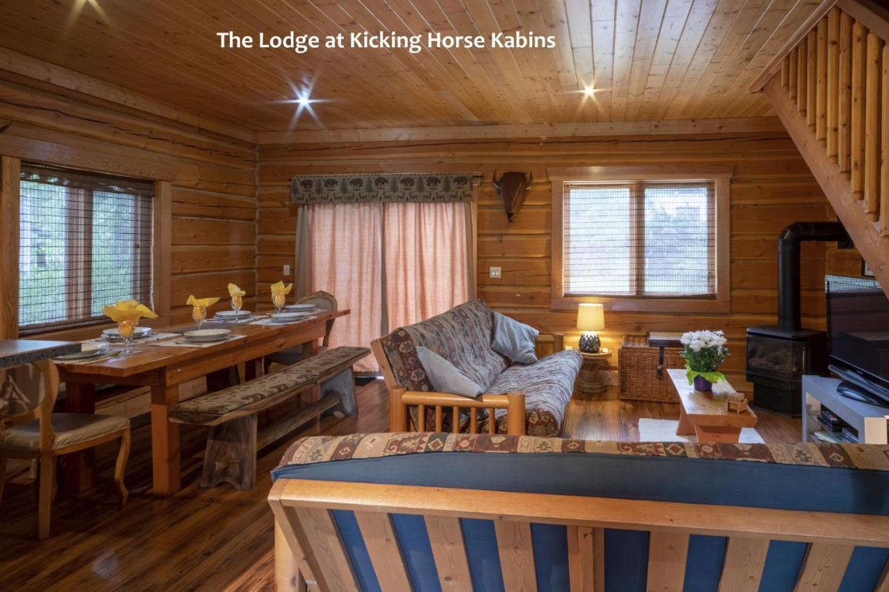 Kicking Horse Kabins Golden Exteriör bild
